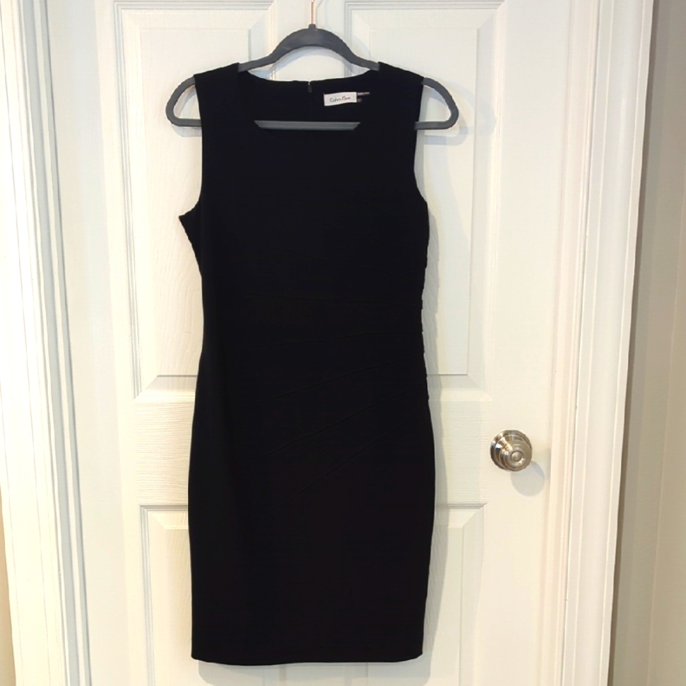 Calvin Klein Size 6 Black Dress